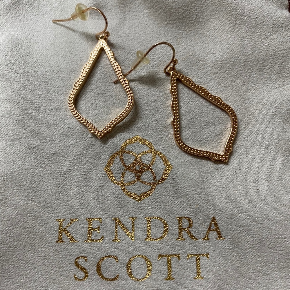 Kendra Scott Sophia Drop Earrings in Rose Gold